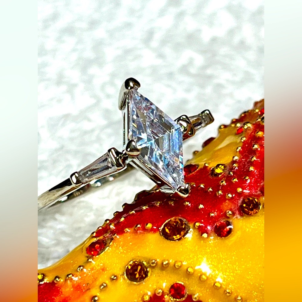 🥂Brand new marquis solitaire with coffin baguettes ring sterling-Size8